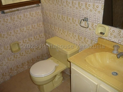 Imagen 11 de 18 de En Alquiler Espaciosa Aparto-quinta Ubicada En Avenida De Alto Tráfico En Prebo. Dos Niveles Ideal Para Su Negocio