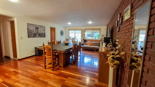 Excelente Casa De 5 Ambientes - Cochera/pileta/parrilla