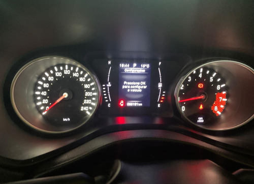 Imagem 9 de 10 de Fiat Toro Toro Freedom 1.8 16v Flex Aut. Flex Automático