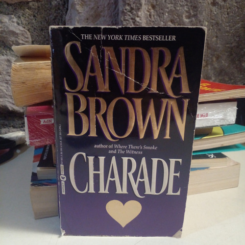 Charade - Sandra Brown (Usado)