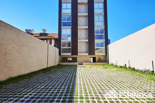 Imagen 4 de 24 de Edificio - Moron