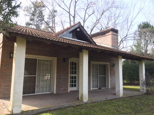 Casa En Venta - Excelente Ubicacion - Club De Campo El Moro
