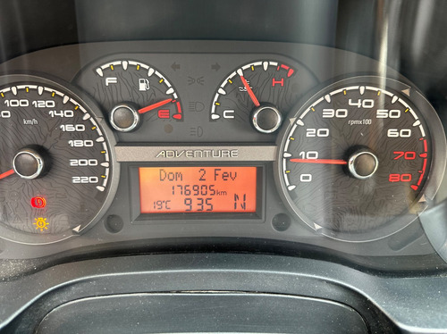 Fiat Strada 1.8 MPI ADVENTURE CD 16V