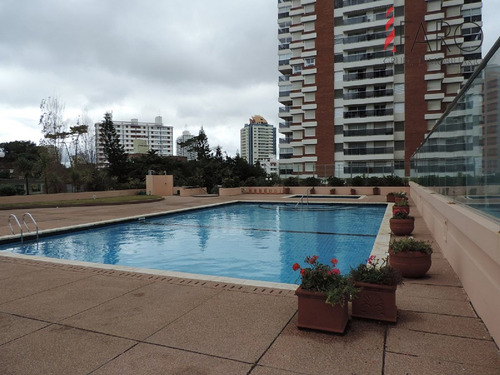 Imagen 13 de 22 de Apartamento En Chiverta 1 Dormitorio Con Terraza Y Garage - Punta Del Este Chiverta