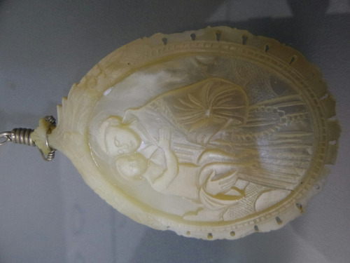 Medalha Com Colar Em Madreperola Com Sao Jose E Menino Jesus