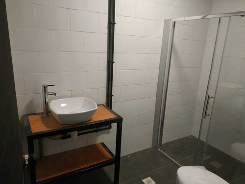 Casa Comercial De 3 Pisos, Metro Salvador