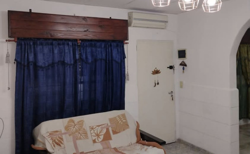 Tres Casas, Con Entrada Independientes.
