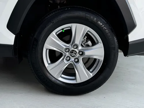 Toyota RAV4 2.5 Xle 4wd At 204 hp