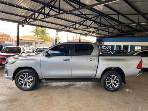 Imagem 4 de 13 de Toyota Hilux Cd Srv 2.7 Prata 2020