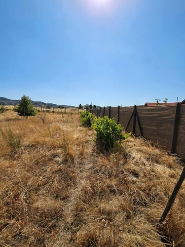 Parcela Con Agua Y Luz A 130 Kms De Santiago