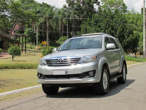 Toyota Hilux Sw4 2.7 Sr 4x2 Flex 4p Automático 2014
