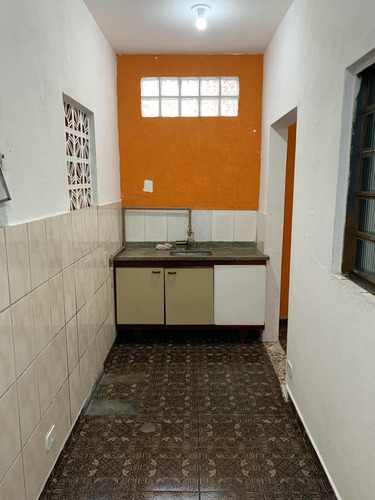 Casa De 3 Cômodos + Lavanderia Compartilhada