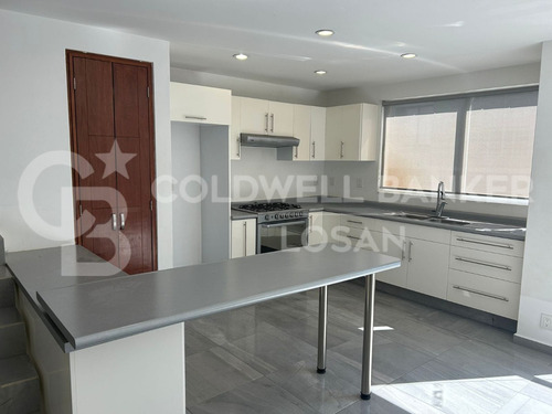 Renta De Casa En Aqua Ii, Lago Esmeralda