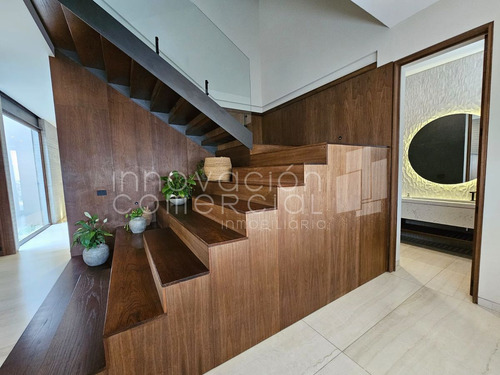Casa En Venta En Misión San Jerónimo Con Acabados De Lujo