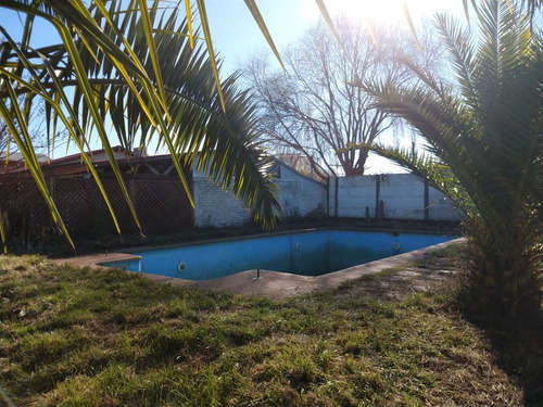 Casa En Venta De 5 Dorm. En Quillón