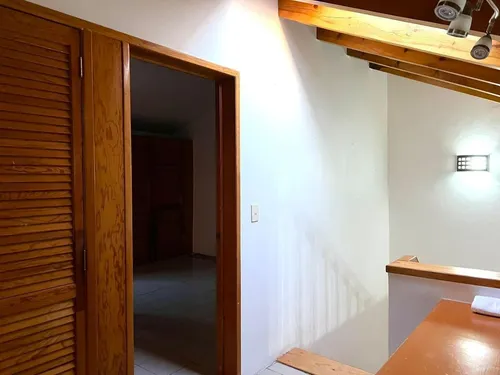 Venta De Casas En Jurica, 3 Habitaciones, De Oportunidad, Hermosa Calle.