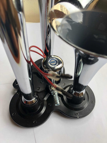 Imagen 5 de 5 de Corneta De Aire Triple Con Válvula Npr 12v 24v