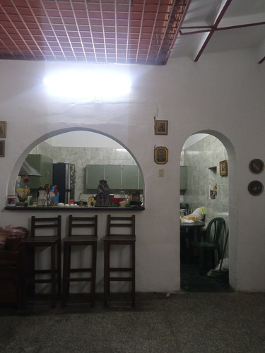 Imagen 2 de 10 de Vendo Casa 308m2 4h/4b/3p Santa Rosalia 6044