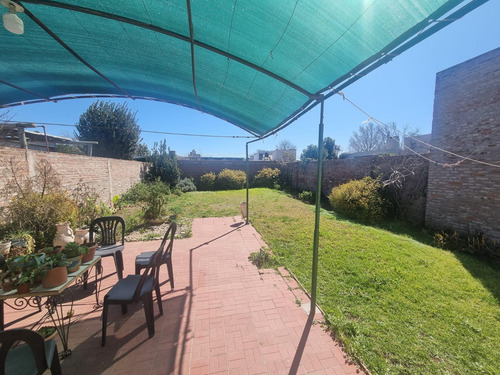 Casa En Venta Dos Dormitorios Y Patio
