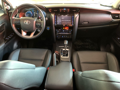 Toyota SW4 SRX 2.8 turbodiesel 5L 4x4 (Aut)