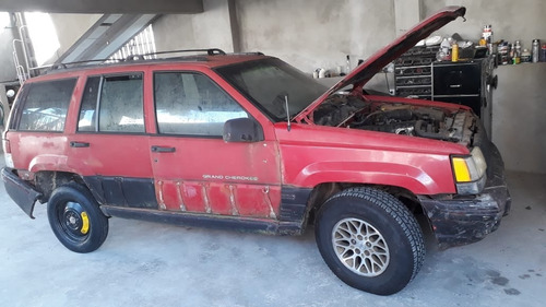 Jeep Cherokee Cherokee Laredo 95 6