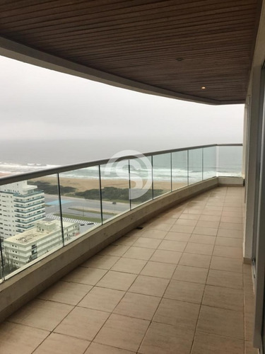 Apartamento A La Venta En Playa Brava- Ref: 970