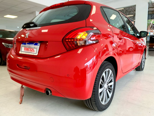 Peugeot 208 1.6 Feline
