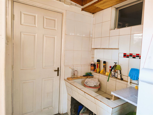 Casa En Venta De 4 Dorm. En Chillán