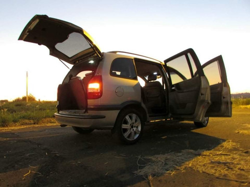 Imagem 8 de 15 de Chevrolet Zafira 2005 2.0 Elite Flex Power Aut. 5p
