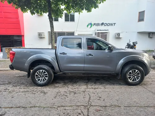 Nissan NP300 Frontier 2.5 Cd 4X4 Se Mt 4P