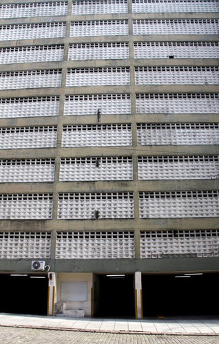 Imagen 3 de 6 de Cochera En Venta- Recoleta