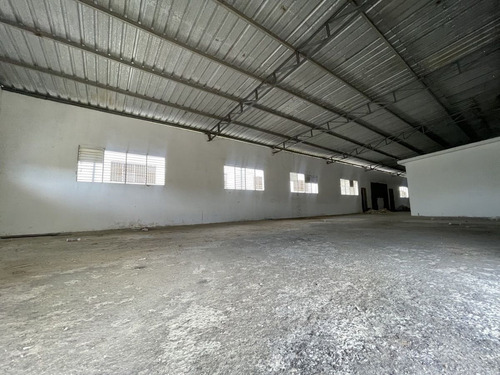 Nave Industrial Alquiler Zona Franca Hainamosa Ii