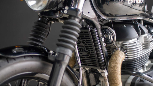 Royal Enfield Interceptor 650 Usada Personalizada