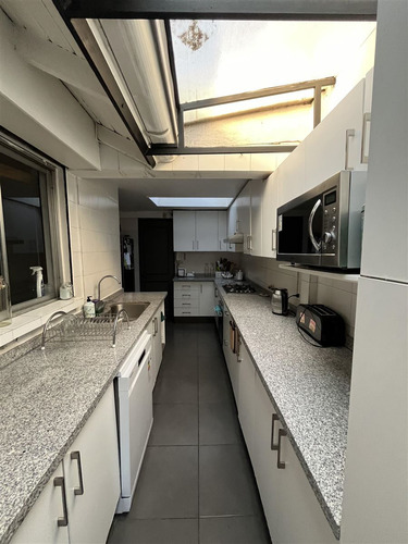 Casa En Venta De 4 Dorm. En Vitacura