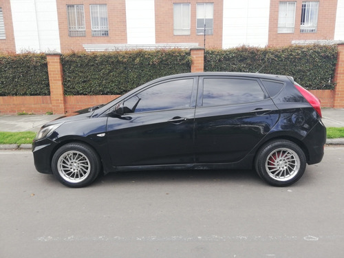 Hyundai I25 2012