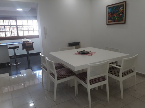 Imagen 3 de 14 de Venta Casa 4 Dormitorios / 55 Entre 22 Y 23 / Piscina