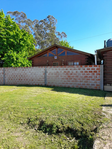 Dos Cabañas  Con Gran Terreno En Chascomús