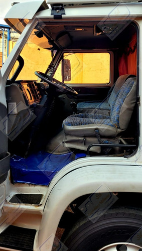 Imagem 10 de 16 de Vw 15.180 Worker 4x2 - 2004 (sider 10,30 Metros)