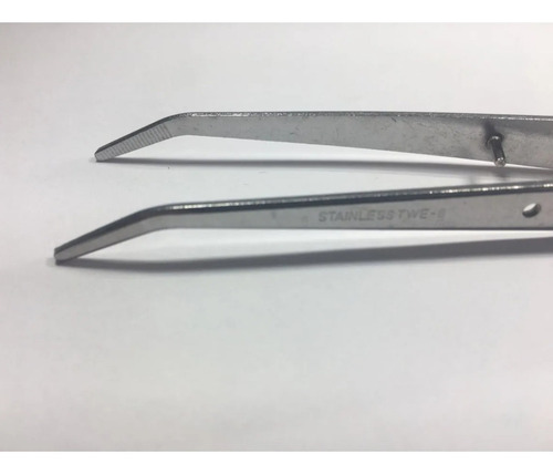 Pinza Curva Para Ensartar Hilo En Máquinas De Coser