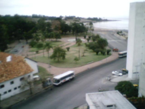 Edificio Frente Al Lago Del Parque Rodó, Vistas Parque O Mar, Monoambientes Con Placard, Ascensor , Porteria