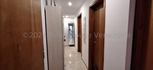 Apartamento En Alquiler Lomas Del Sol #25-24780 K.f