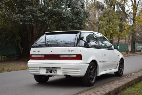 Imagen 8 de 15 de Suzuki Swift 1.3 Twincam 16 Valve