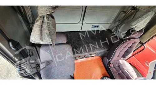 Caminhão Mercedes 2524 Axor - 6x2 T