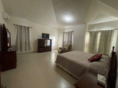 Quinta Con Casa Alberca Y Palapa En Portal Del Norte 3er Sector