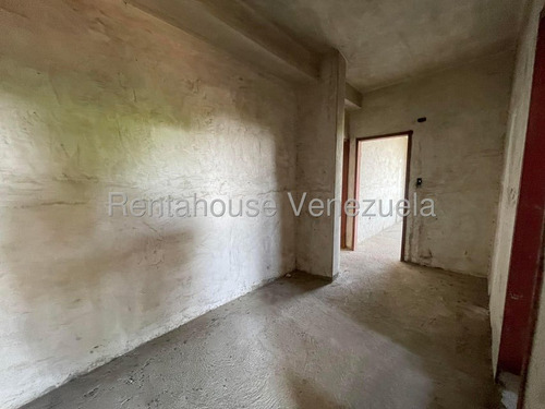 Edificio Comercial En Venta Zona Centro De Cagua Ubicado En Esquina Con Locales, Oficinas Y Apartamentos Kg
