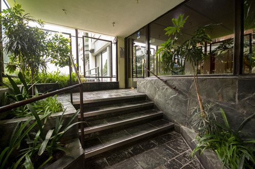 Departamento De 2 Ambientes Con Cochera En Venta En Olivos