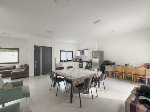 Casa 3 Ambientes - Piscina - Quincho - Jardin - Lote Propio - Parque Leloir