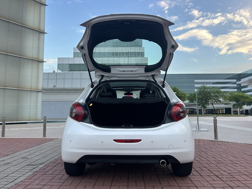 Peugeot 208 1.6 GRIFFE 16V FLEX 4P AUTOMÁTICO