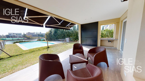 Casa Al Lago En Venta 3 Dormitorios Barrio San Francisco, Villanueva