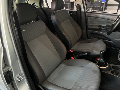 Volkswagen Gol (novo) 1.0 Mi Total Flex 8V 4p
